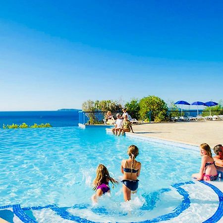 Апартаменти Mazet « Domaine De La Pinede » Ле-Лаванду Екстер'єр фото