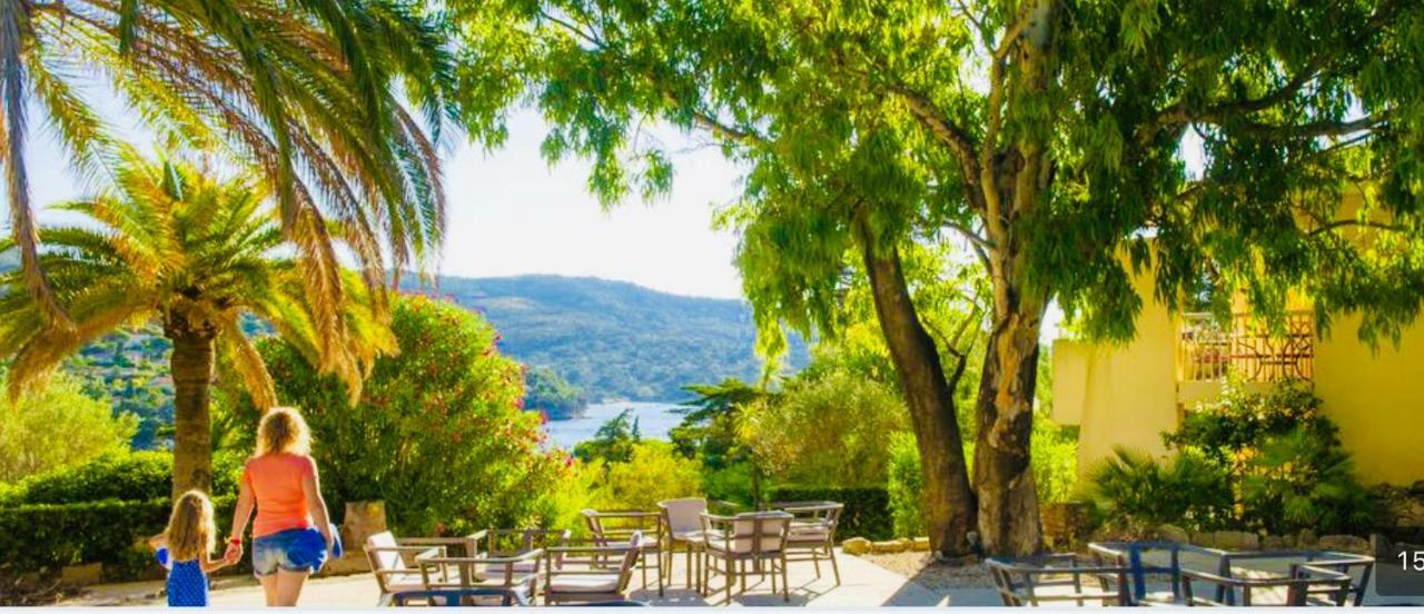 Апартаменти Mazet « Domaine De La Pinede » Ле-Лаванду Екстер'єр фото