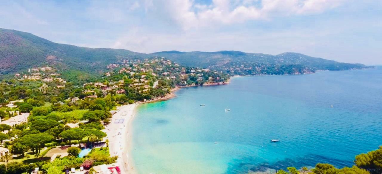 Апартаменти Mazet « Domaine De La Pinede » Ле-Лаванду Екстер'єр фото